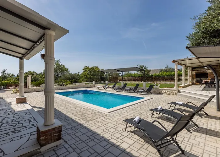 Stari Hill Private Pool