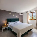 Stari Hill Private Pool *