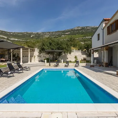 Stari Hill Private Pool Vila