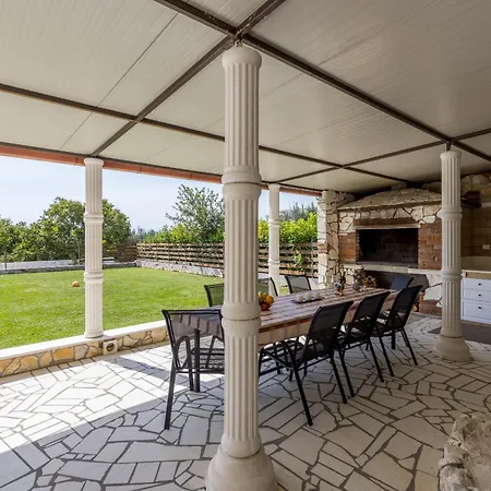 Vila Stari Hill Private Pool