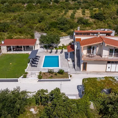 Вілла Stari Hill Private Pool Спліт