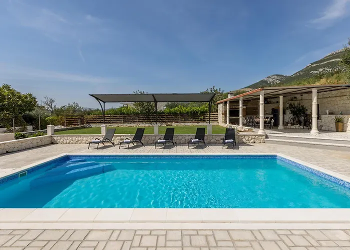 Stari Hill Private Pool Villa *